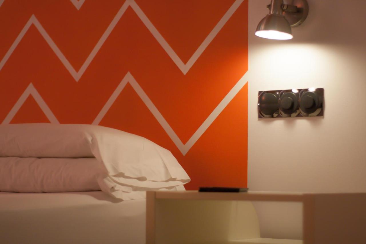Hostal Santa Ana Colors Madrid Exteriér fotografie
